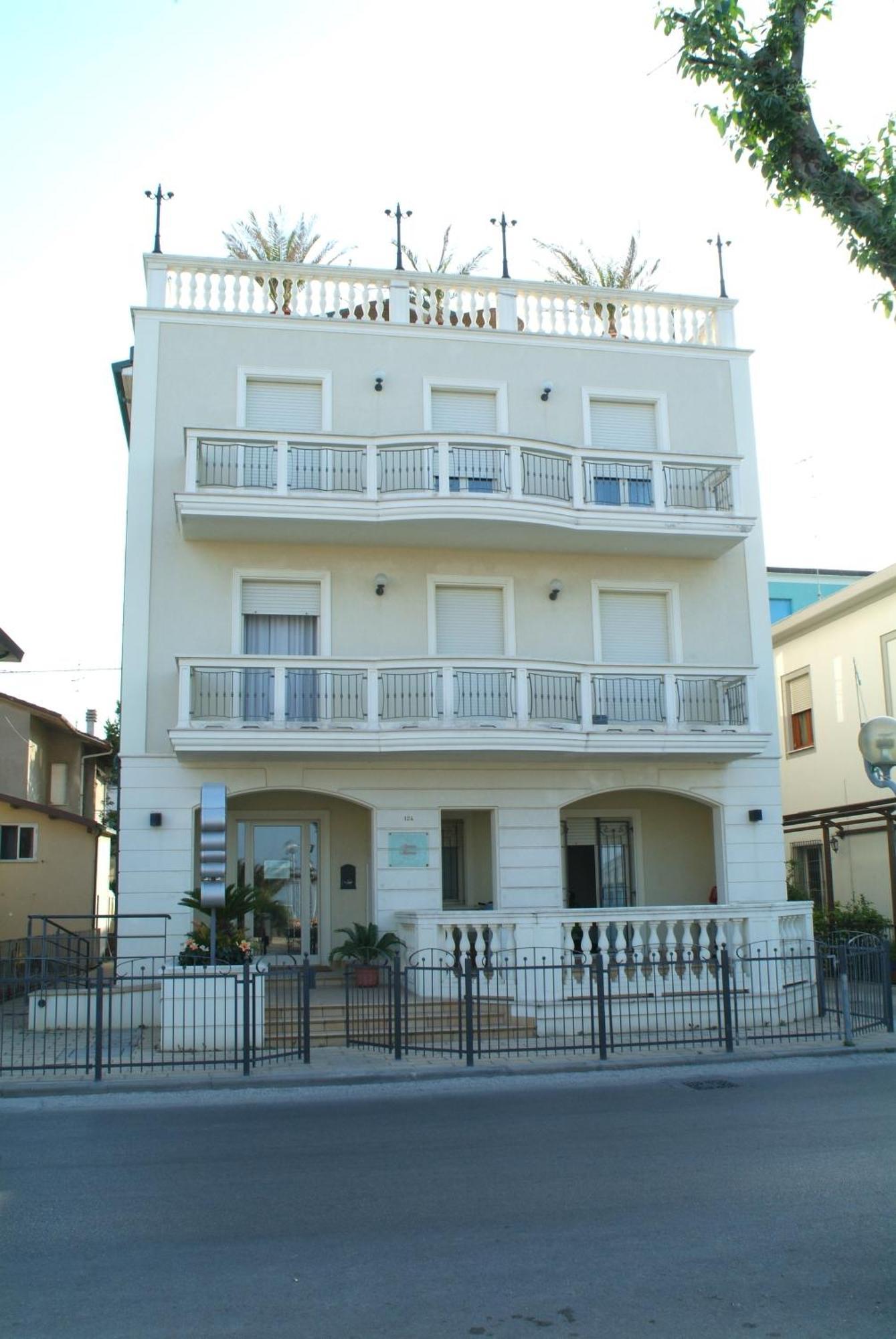 Residenza Mediterranea Apartments Rimini Bagian luar foto